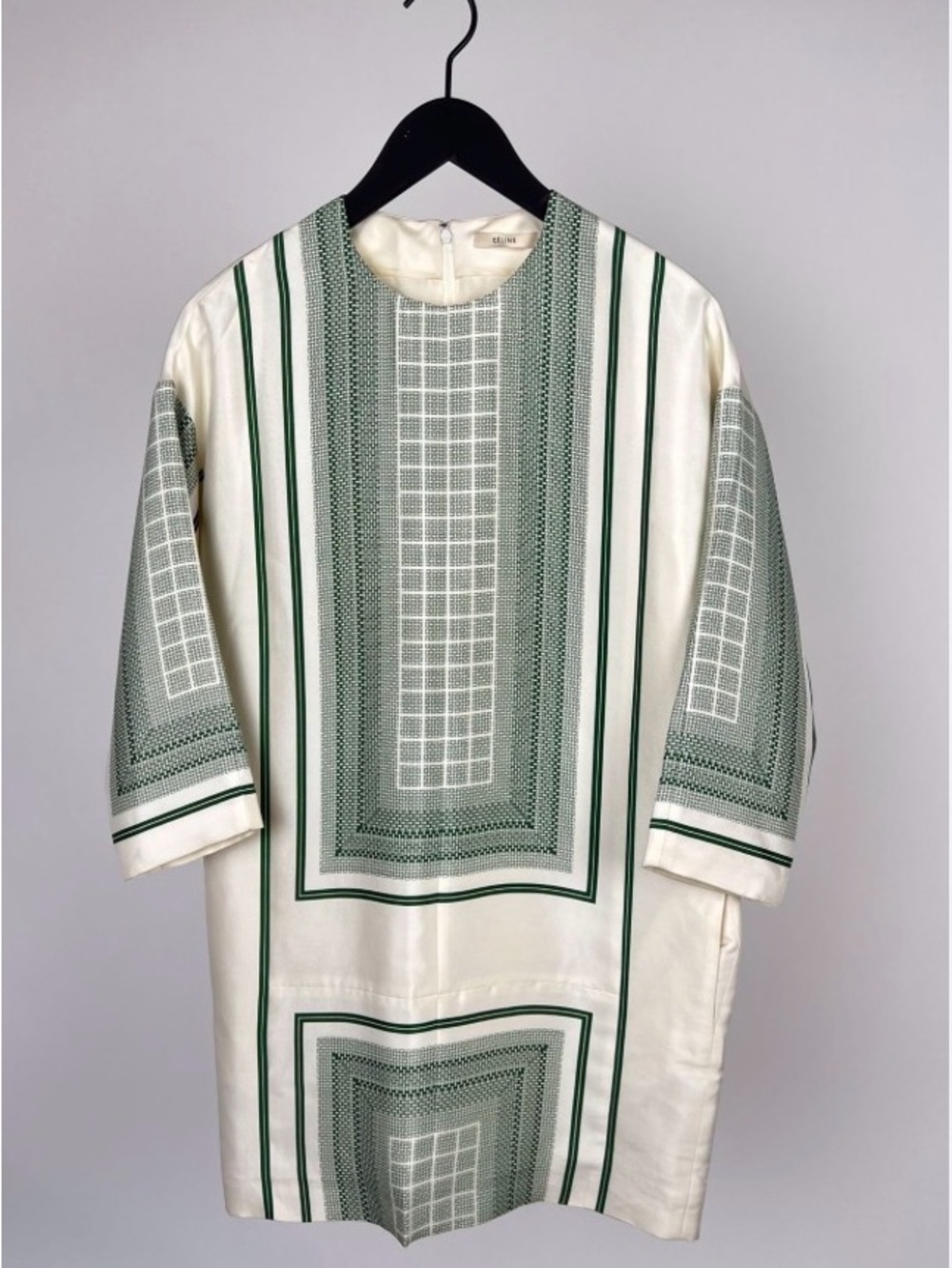Céline White Silk Dress Size FR40, about US 8

Very Good condition